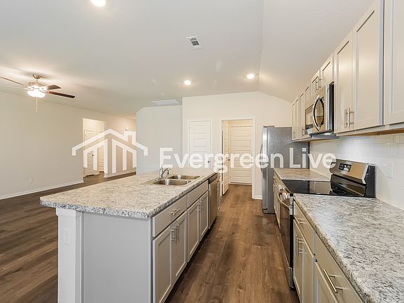 5th image of 505 SE Nelson Dr