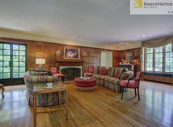 Elegant formal living room