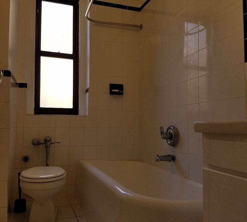 1st image of 110 Seaman Ave APT 8L