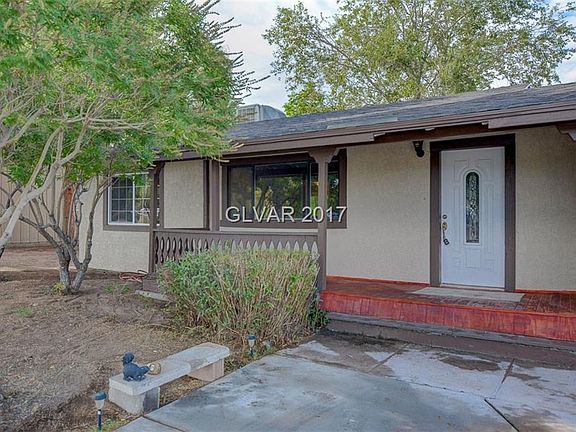 2nd image of 1919 Ballard Dr