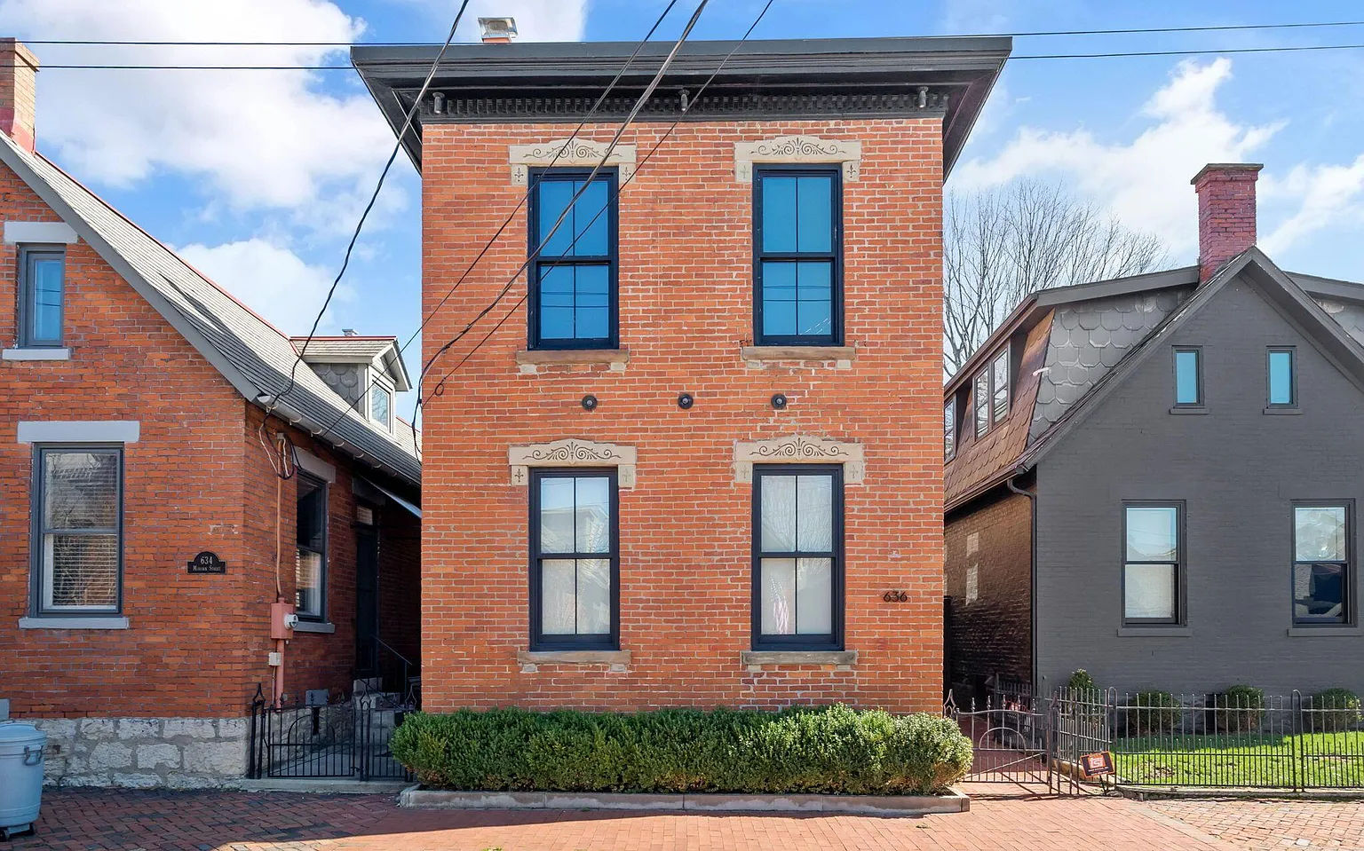 636 Mohawk St photo 1