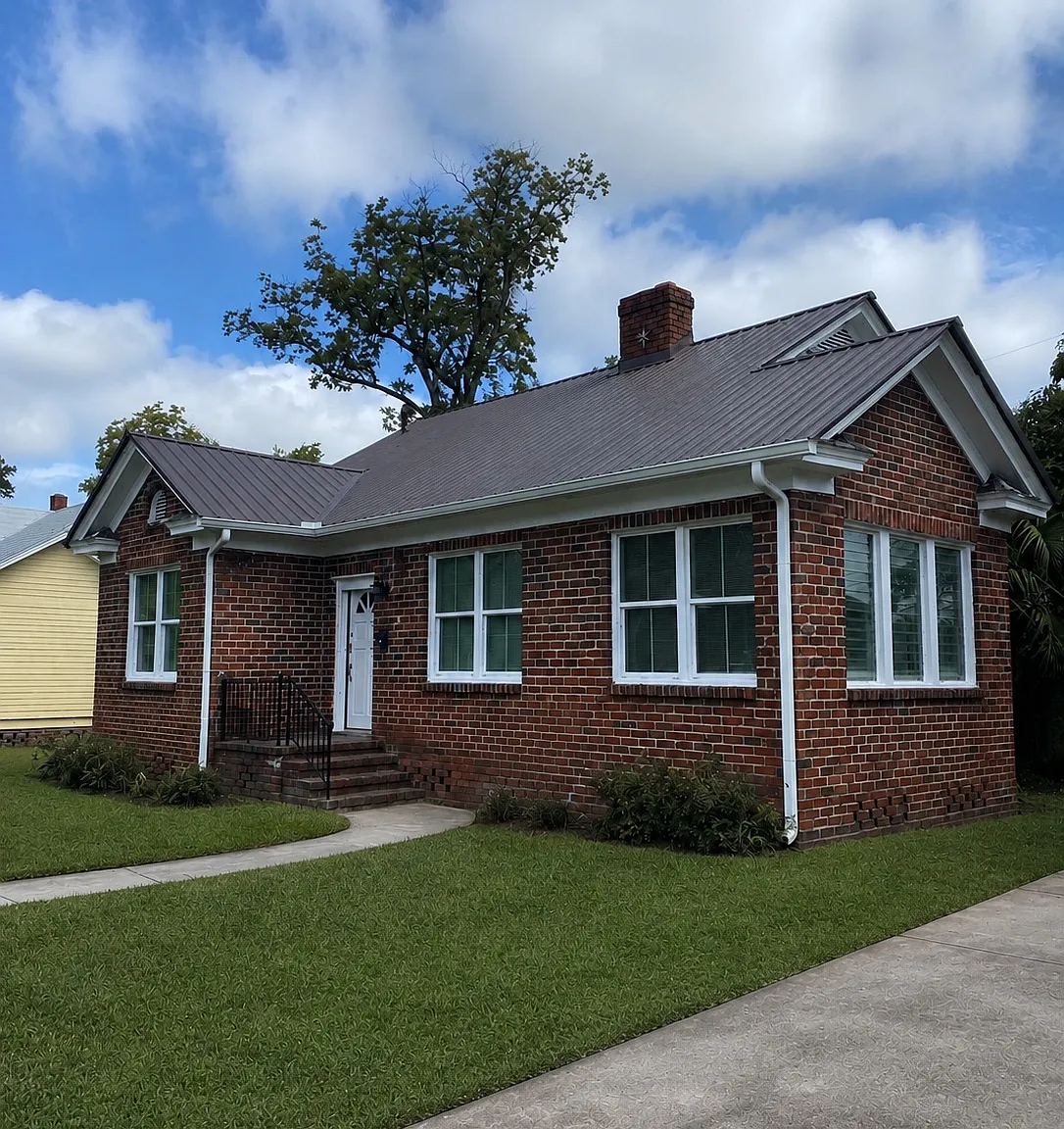 3 bed, 1300 sqft, $2,100 — Photo 1