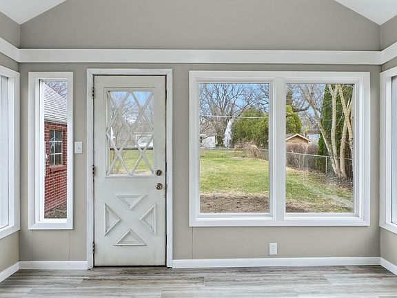 4th image of 2222 Opechee Way