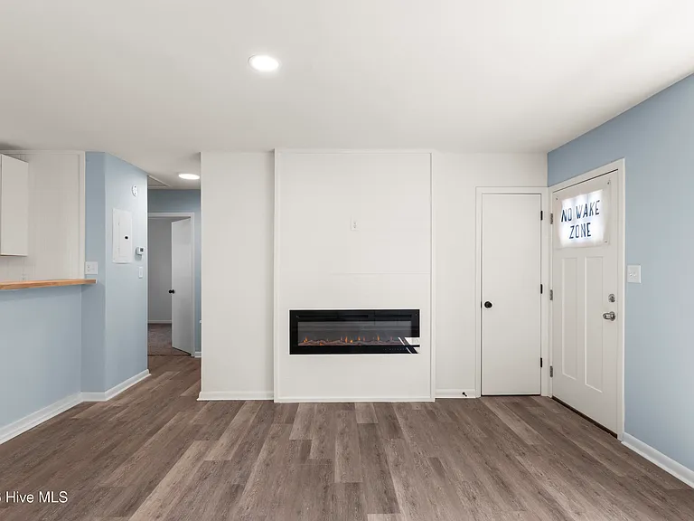 4211 Peachtree Ave — Photo 3