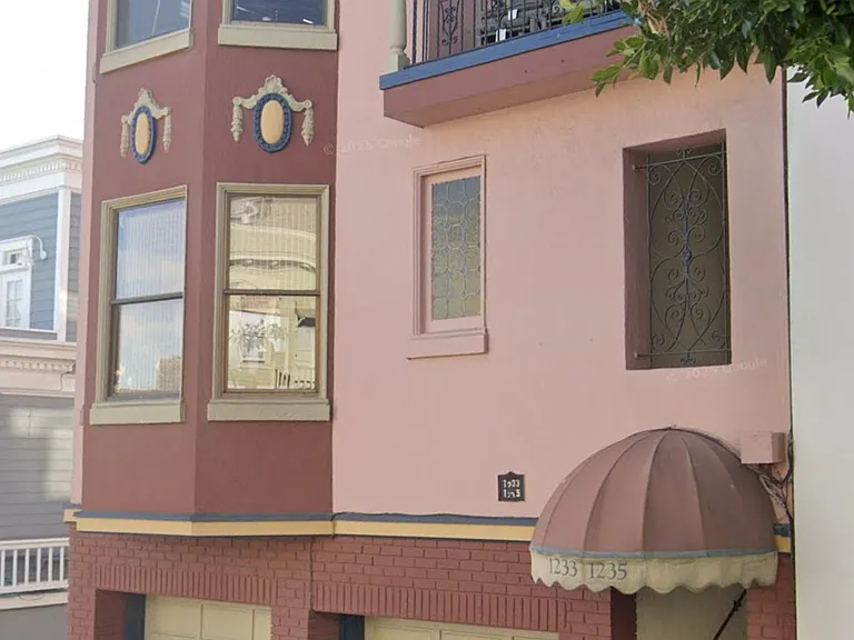 1233 Montgomery St — Photo 43