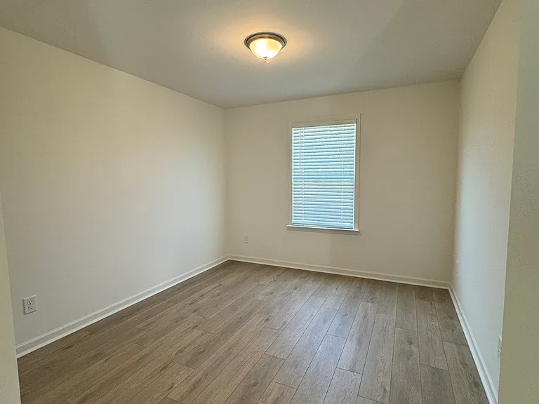 1020 Cunningham Farm Dr — Photo 6