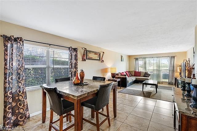 2nd image of 100 Valley Stream Dr APT 100