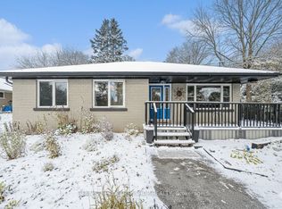 1109 Edward St, Ottawa, ON K4M1G8