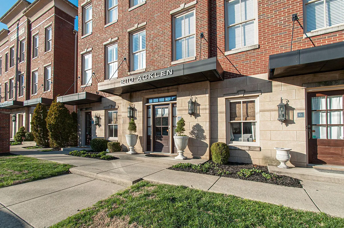 Building Photo - 2110 Acklen Ave #102