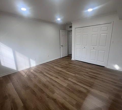 3rd image of 21936 Morley Ave