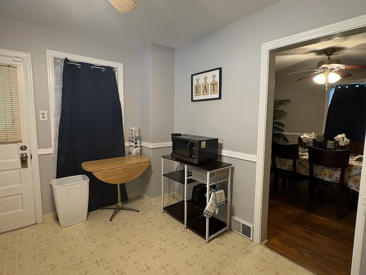 2 bed, 1000 sqft, $1,300 — Photo 3