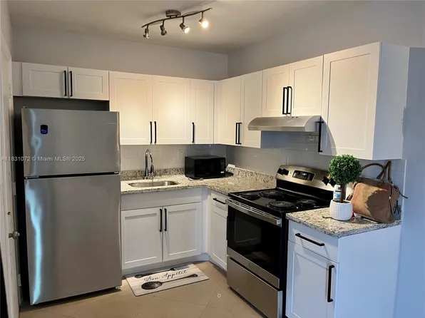 1824 Monroe St APT 8, Hollywood, FL 33020