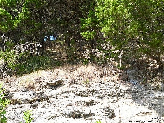 5th image of 1723 Trail Pass Dr