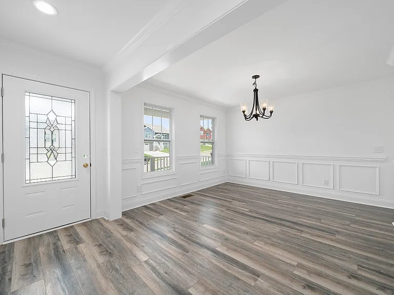 1277 Bailywick Dr E — Photo 2