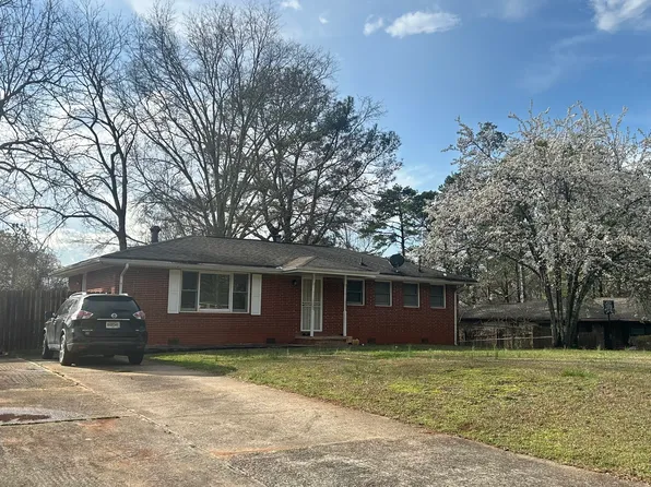 434 Dixie Lee Ln, Stone Mountain, GA 30083