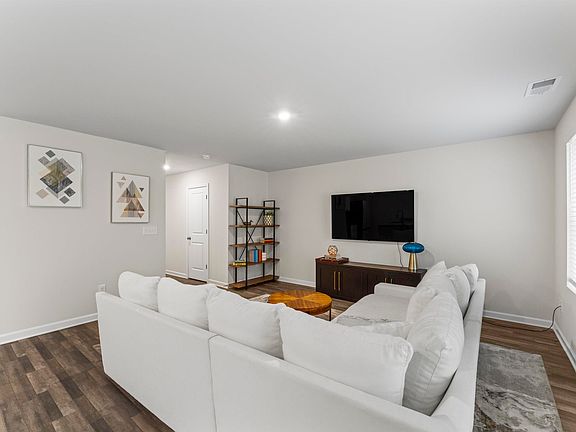5th image of 40 Stevens Cove Dr