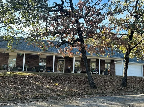 307 Mission Dr, Poteau, OK 74953