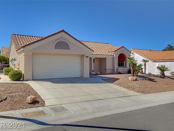 3rd image of 2709 Lotus Hill Dr