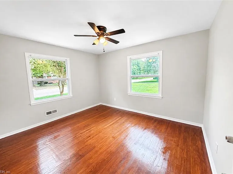 519 Beech Dr — Photo 17