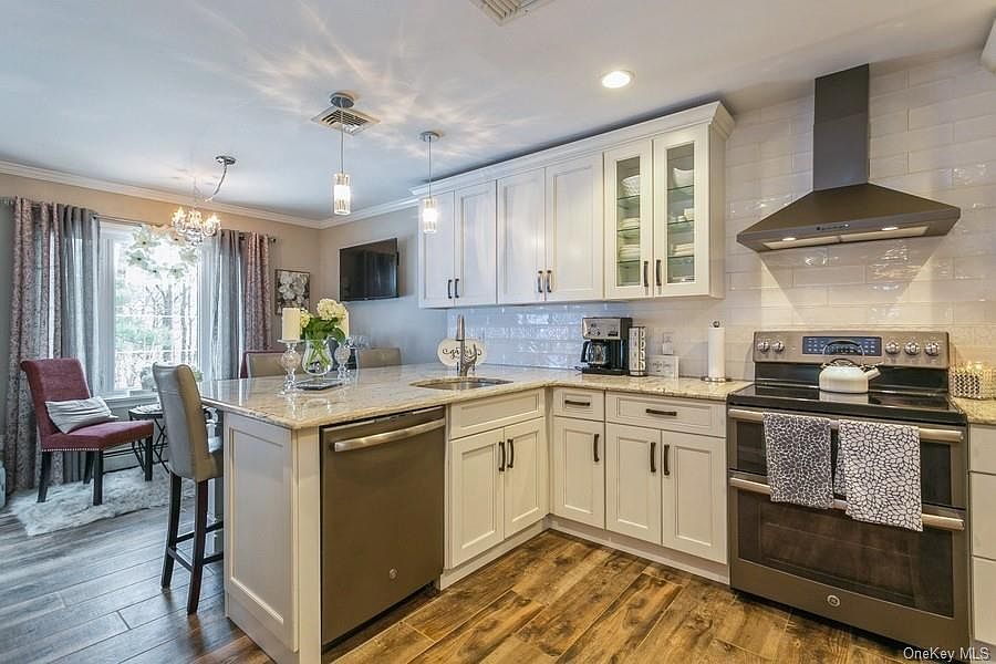 1st image of 504 Woodland Ct
