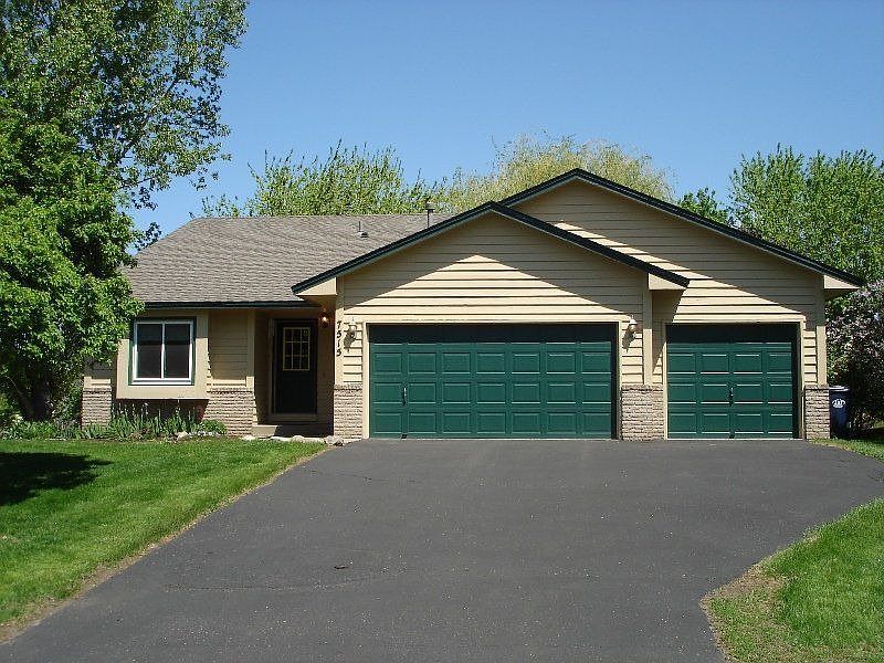 For Sale: 7515 Upper 167th St W, Lakeville, MN 55044