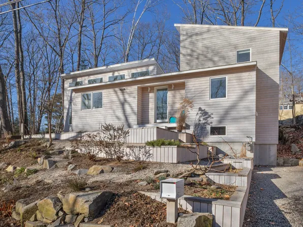 87 Oakhurst Road, Cape Elizabeth, ME 04107