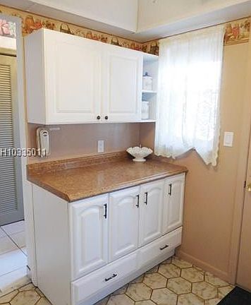 4th image of 501 NE 14th Ave APT 204