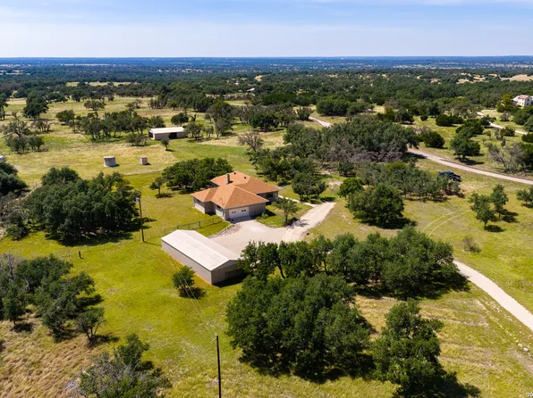 5087 Friedrich Rd, Fredericksburg, TX 78624