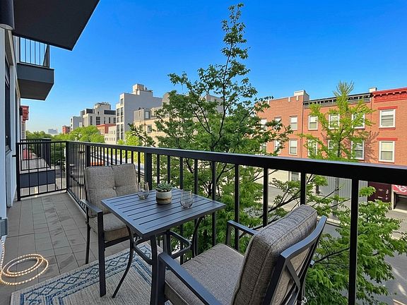 5th image of 285 Graham Ave #3F
