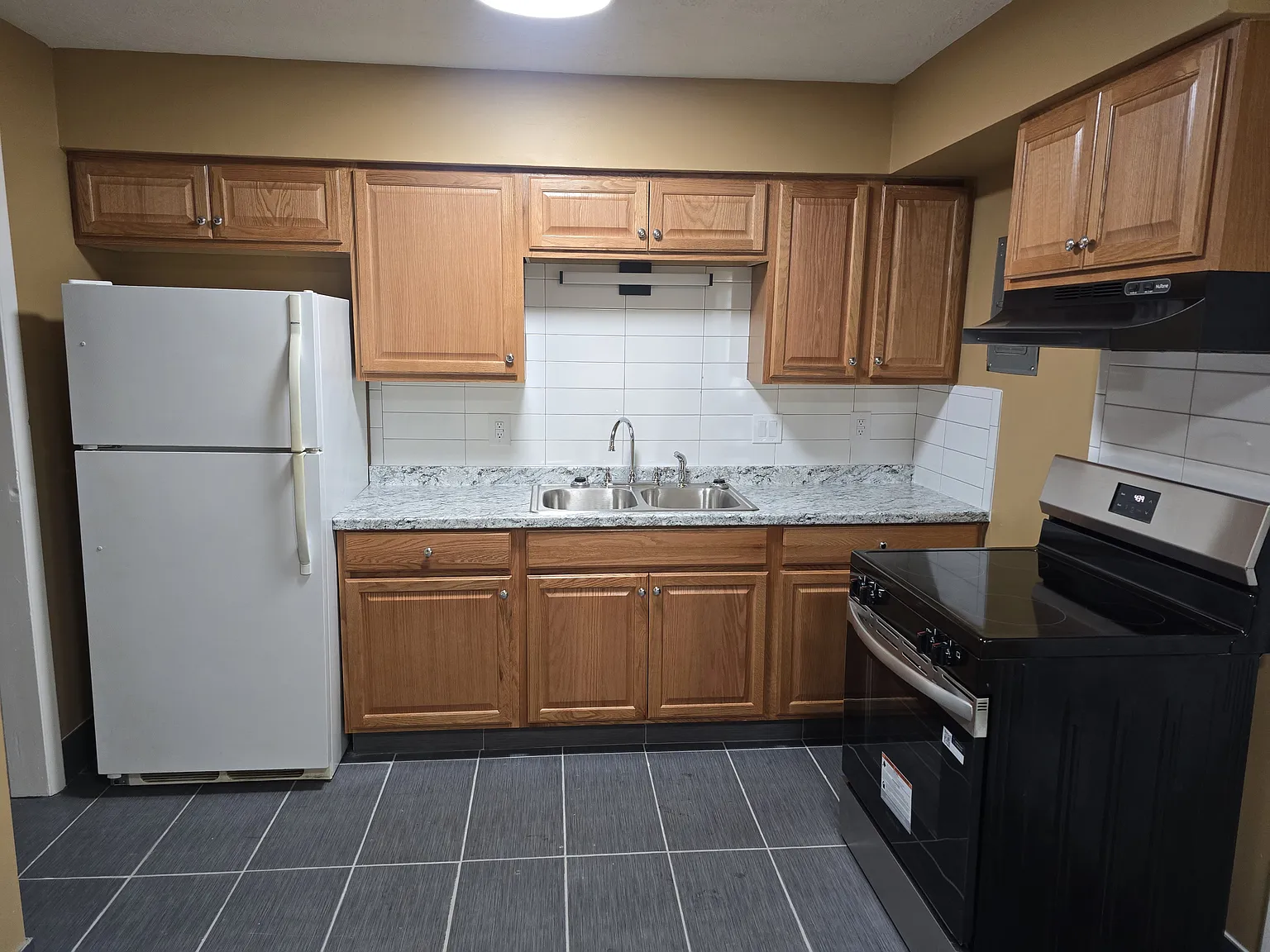 2 bed, 950 sqft, $1,250 — Photo 4