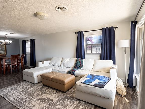 3rd image of 400 SW 12th St