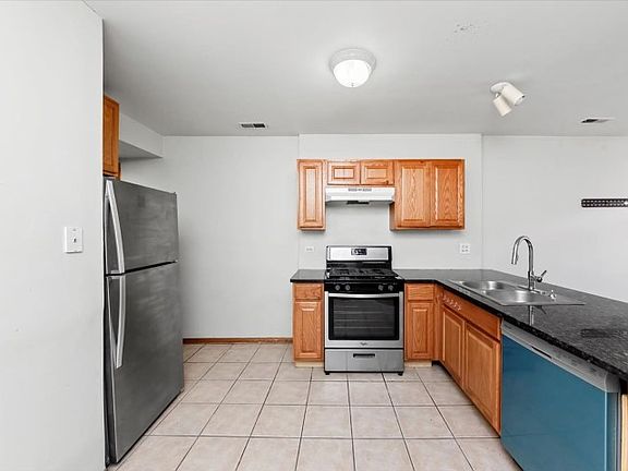 3rd image of 2716 W Polk St #1
