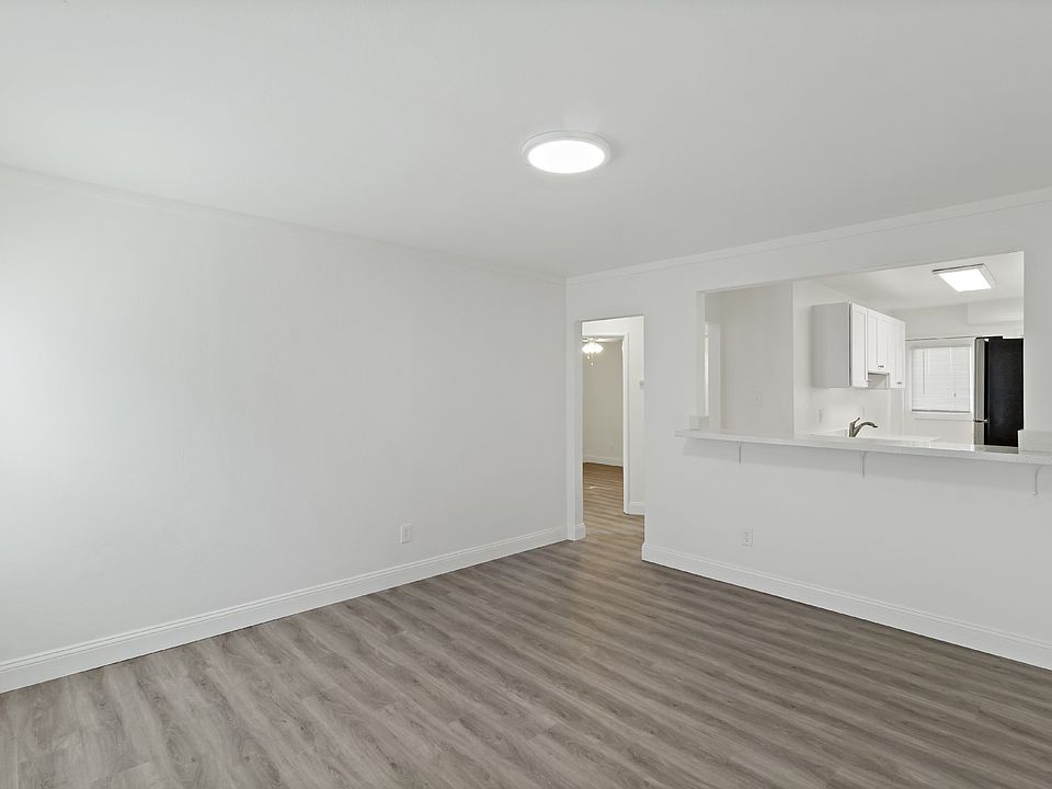 1st image of 2027 Washington Ave #1