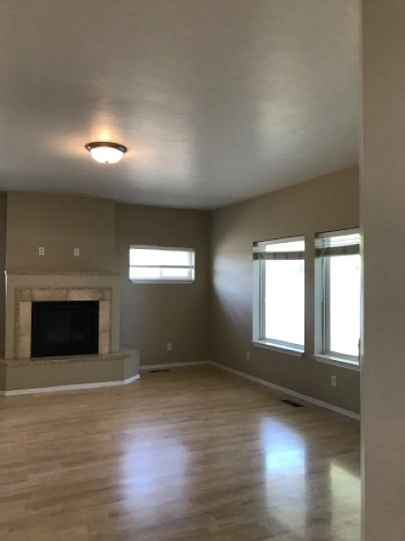 321 Aspenwood Drive — Photo 4