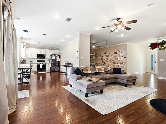 5th image of 167 Diamond Pointe Dr