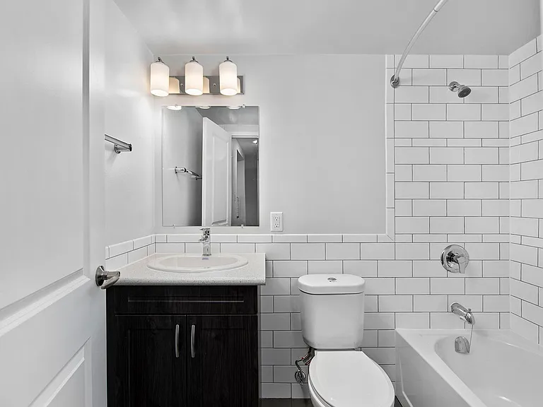 43 Forest Ave — Photo 8
