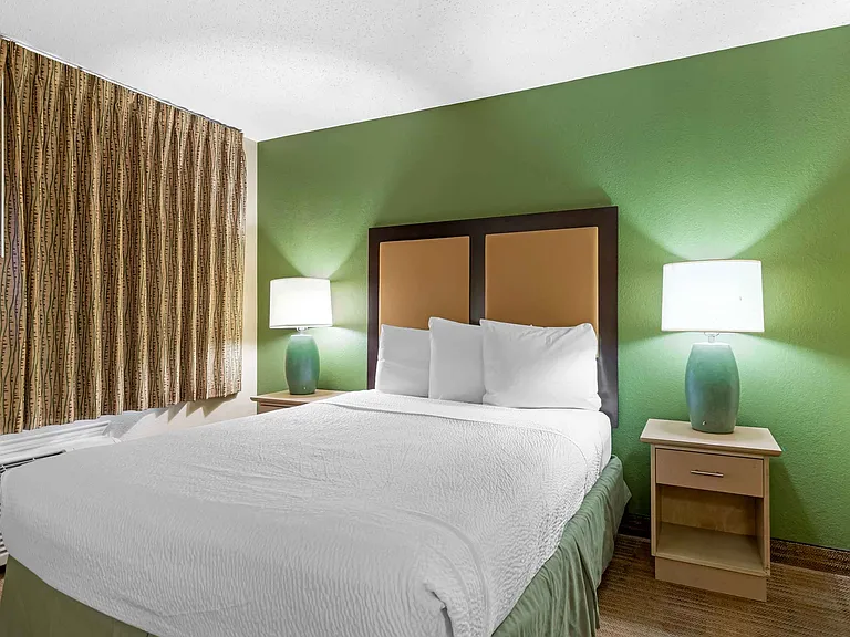 Studio Suite - 1 Queen Bed