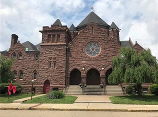 899 Maplewood Ave, Ambridge, PA 15003