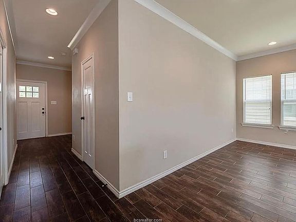 3rd image of 1104 Oney Hervey Dr #1104