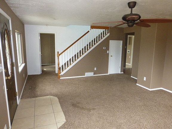4th image of 590 E Avenue B