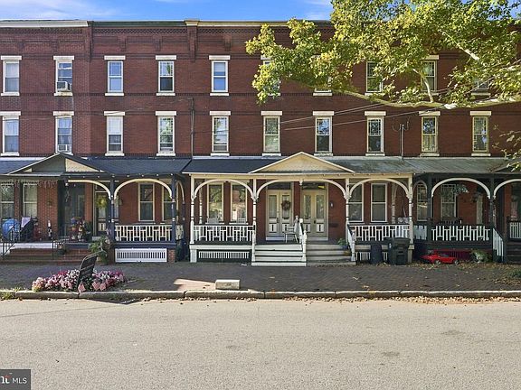 2nd image of 338 E Union St