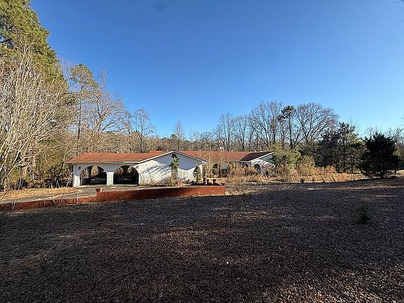 2nd image of 123 Bob White Rd