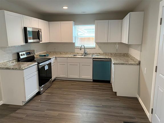 4th image of 5009 Sabelle Ln