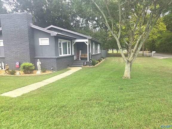 2nd image of 207 Piney Grove St