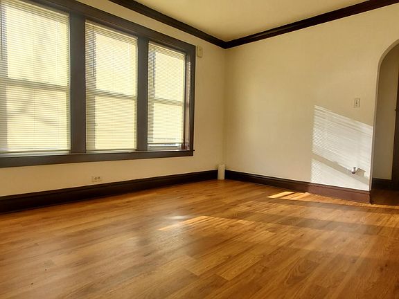 2nd image of 2816 W Waveland Ave #1