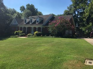 250 Hazelwood Ln, Florence, AL 35634