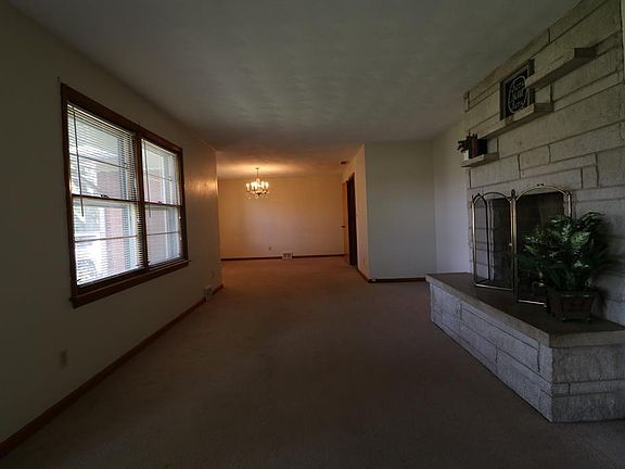 5th image of 2459 Spencer Dr