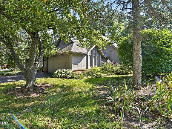 3rd image of 7238 Candlewood Ln
