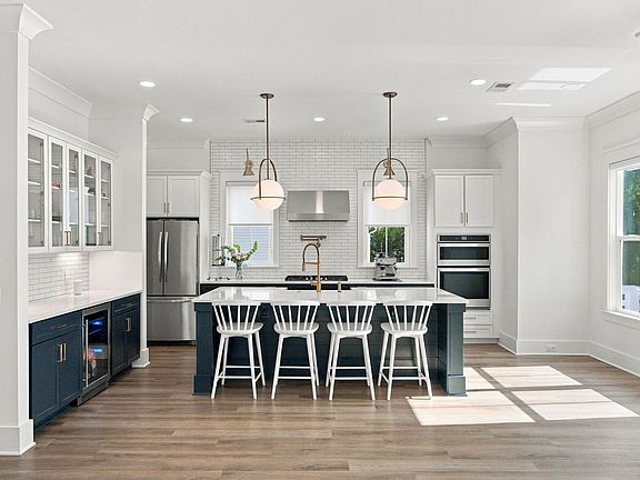 4th image of 2830 Tradewind Dr