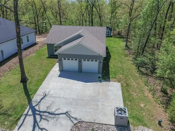 284 Bloomington Dr, Four Seasons, MO 65049